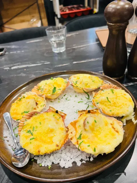 Neyvine Seafood & Grill
