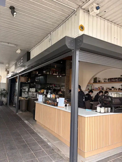 Ngle Cafe