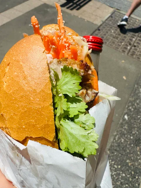 Nhu Y Kings Hot Bread