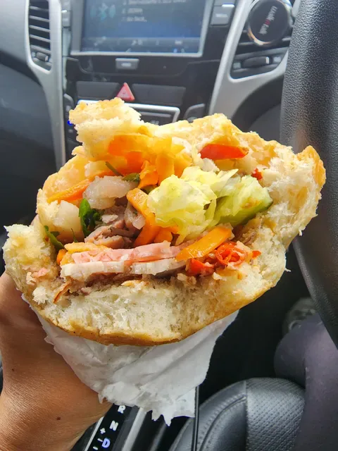 Nhu Y Kings Hot Bread
