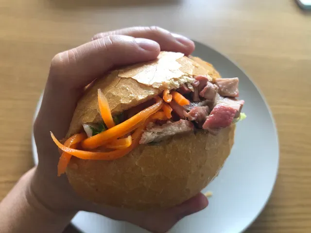 Nhu Y Kings Hot Bread