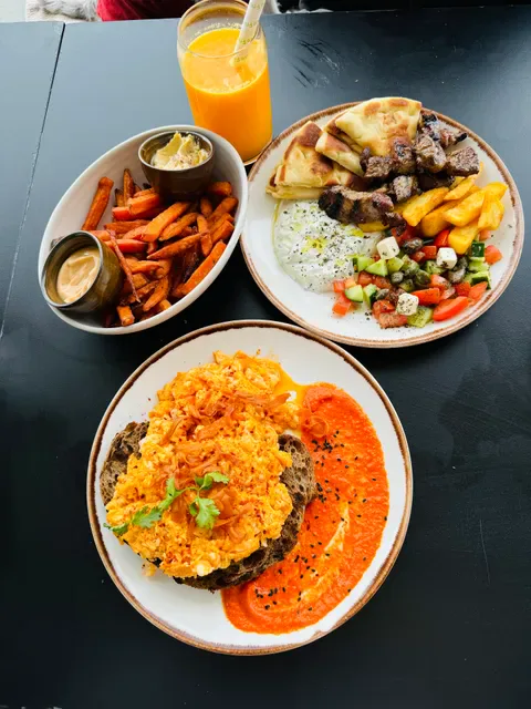 Nouli's Cafe