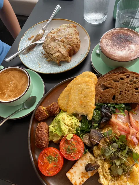 Nouli's Cafe