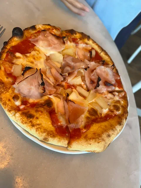 Nude Pizza