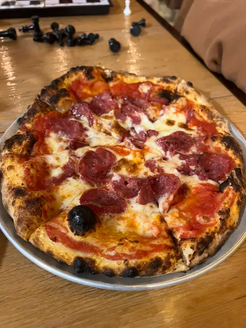 Nude Pizza