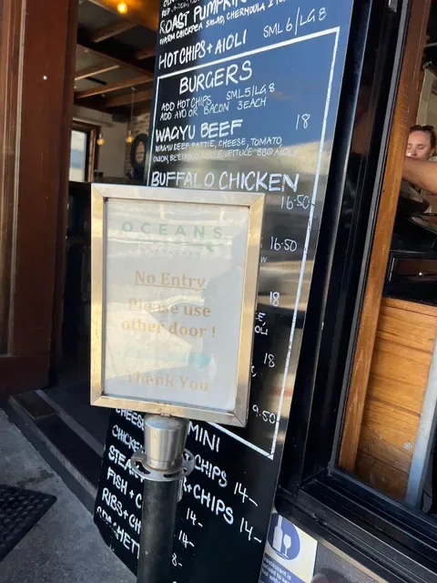 Oceans Narrabeen
