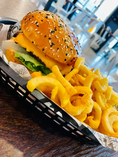 OMC Burgers & Bar