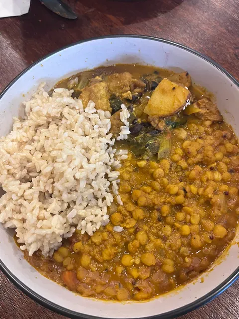 1two1 Vegan Cafe & Organic Grocer