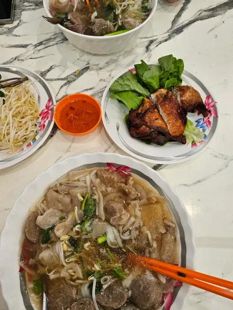 Pho Song Huong