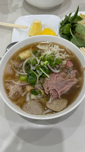 Pho Tau Bay