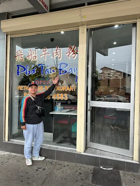 Pho Tau Bay