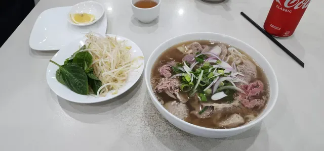Pho Tau Bay