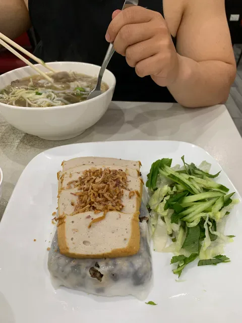Pho Tau Bay