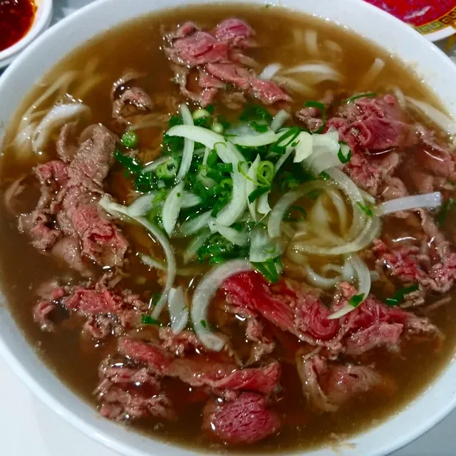 Pho Tau Bay