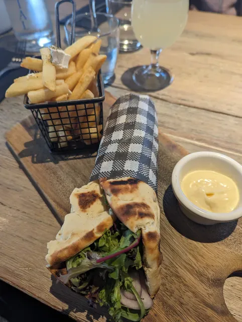 Phoenix, Woollahra