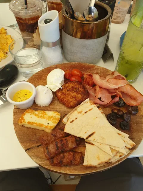 Pickle & Lou Cafe