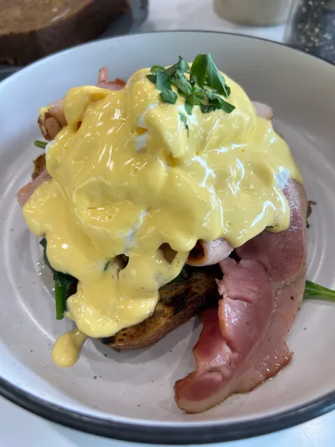 Pickle & Lou Cafe