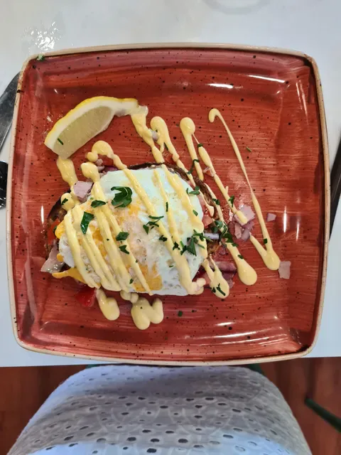 Pickle & Lou Cafe