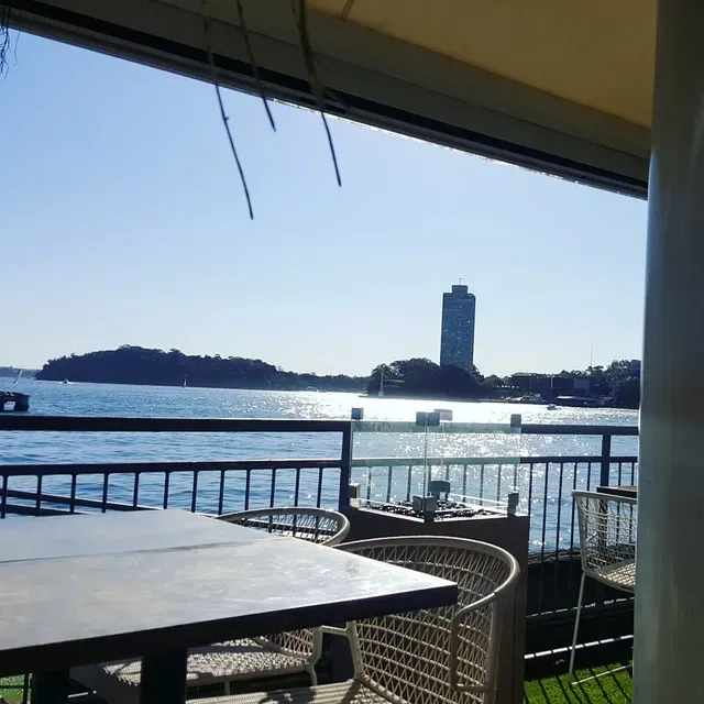 Pier Bar