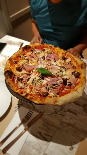 PIKKIO Pizzeria Trattoria