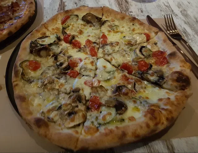 PIKKIO Pizzeria Trattoria