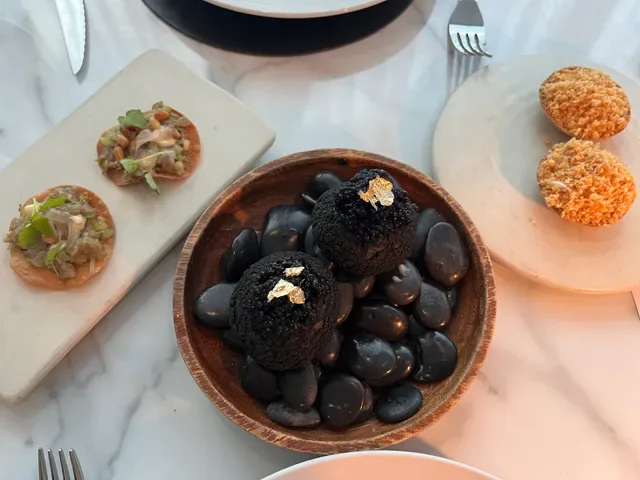 Quoi Dining Restaurant