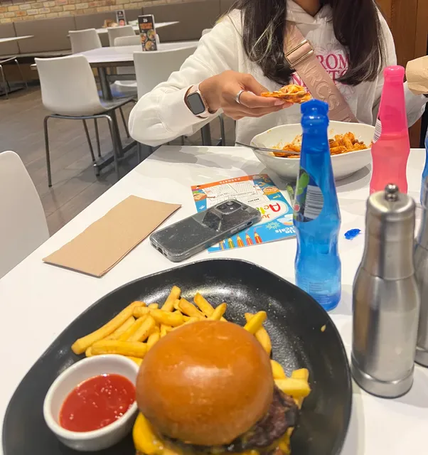 RASHAYS - Penrith