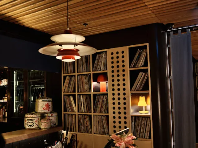 Rekodo Restaurant & Vinyl Bar