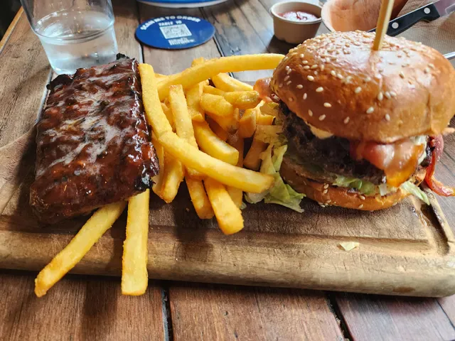 Ribs & Burgers Zetland