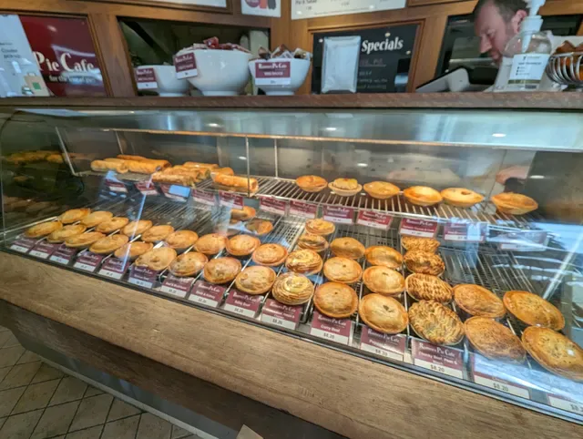 Romeo's Pie Cafe