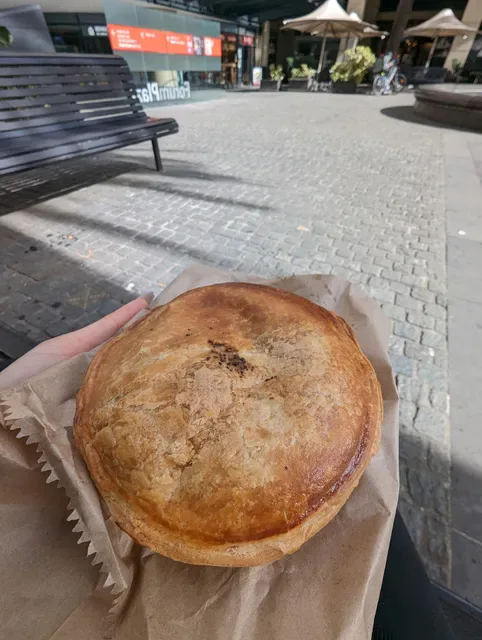 Romeo's Pie Cafe