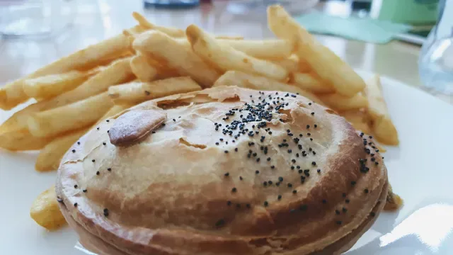 Romeo's Pie Cafe