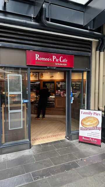 Romeo's Pie Cafe