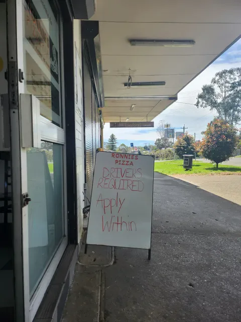 Ronnie's Pizza