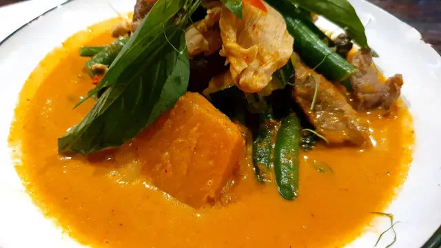 Ros Niyom Thai Restaurant and Bar (Kirrawee)