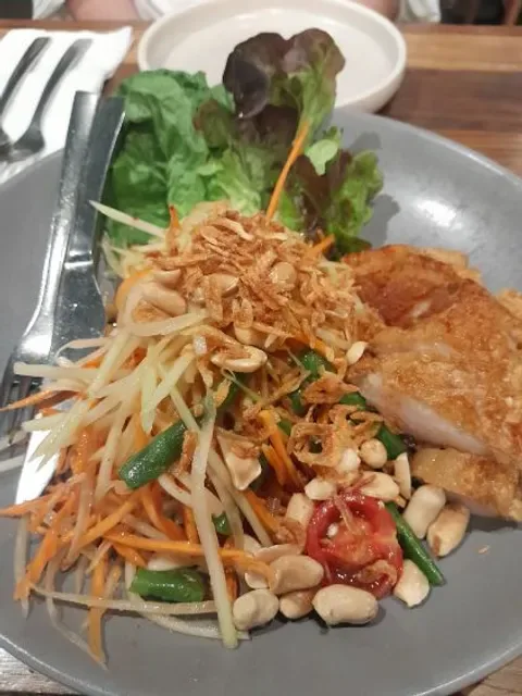 Ros Niyom Thai Restaurant and Bar (Kirrawee)