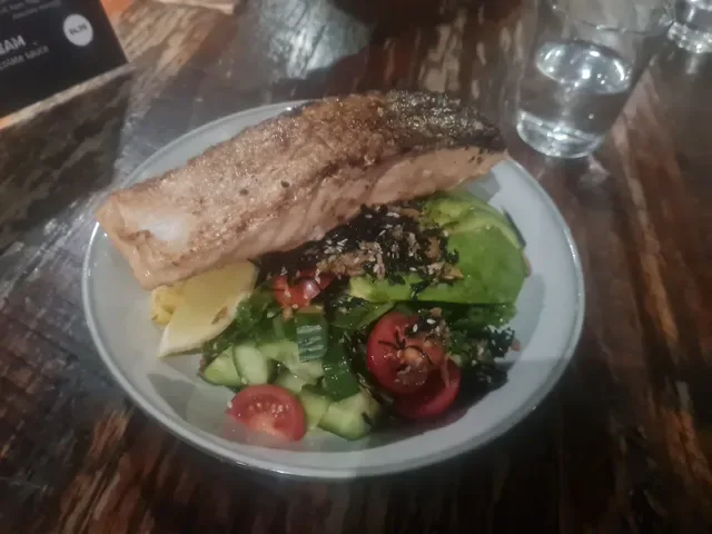 Salmon & Bear - Crows Nest