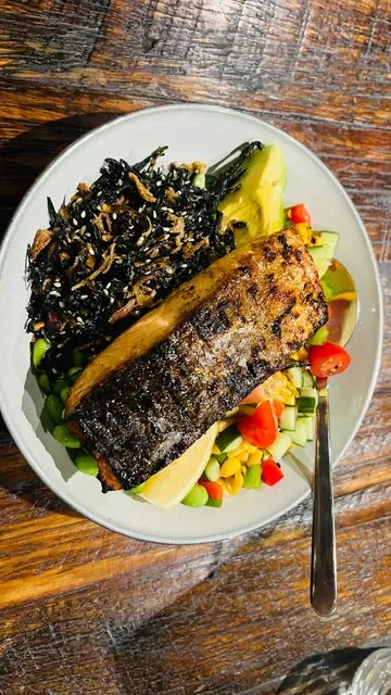 Salmon & Bear - Crows Nest