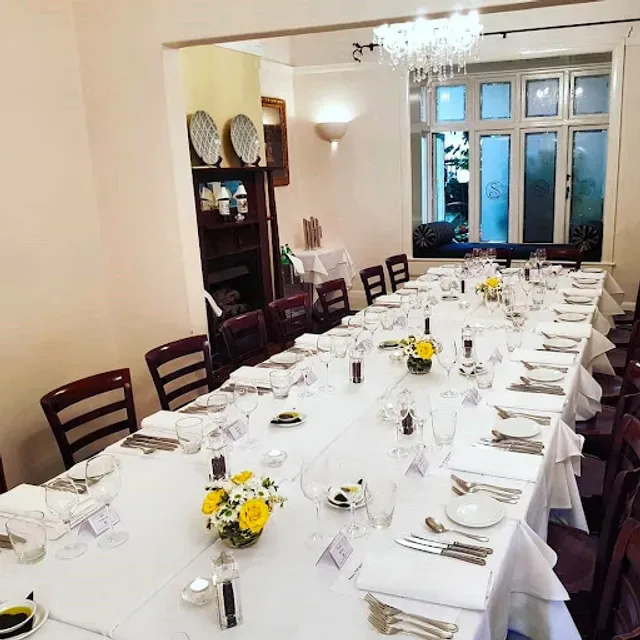 Saveur Restaurant