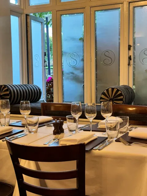 Saveur Restaurant