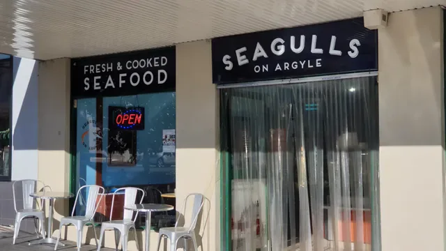 Seagulls On Argyle
