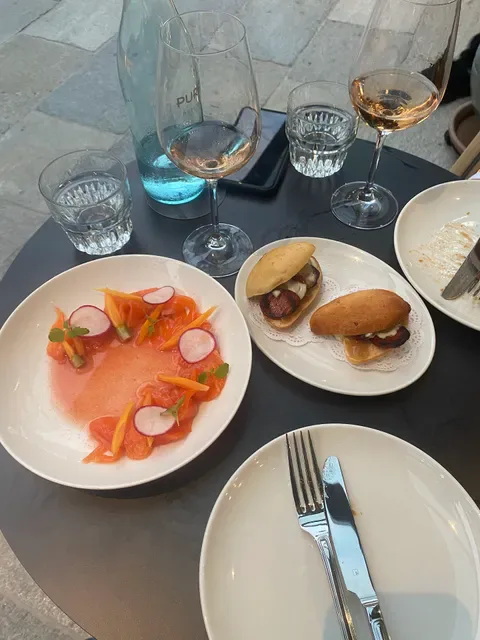 Sella Vinoteca
