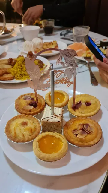 Signatures Buffet