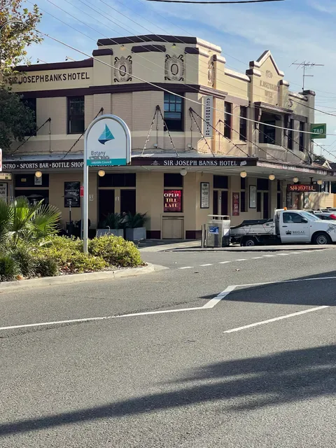 Sir Joseph Banks Hotel