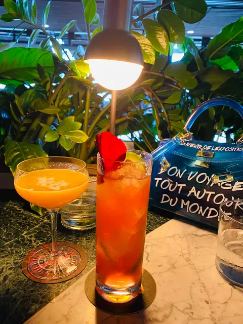 Smoke Bar