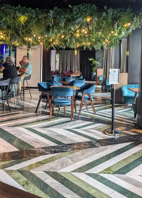 Solander Dining and Bar