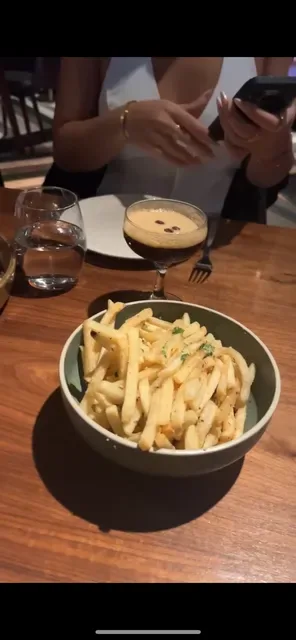 Solander Dining and Bar