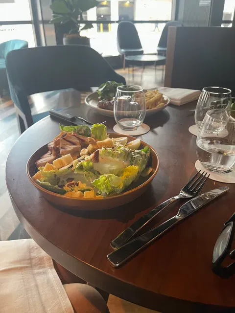 Solander Dining and Bar