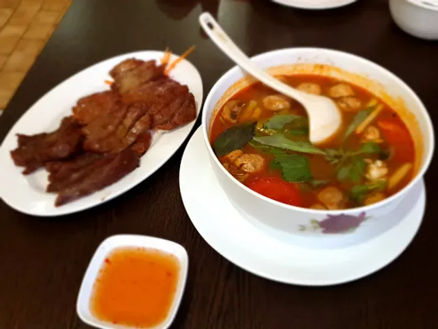 Song Fang Khong