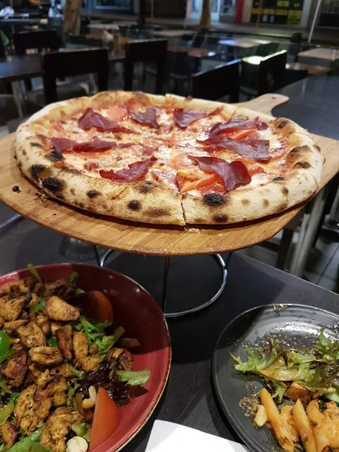 SparQling Pizza & Grill